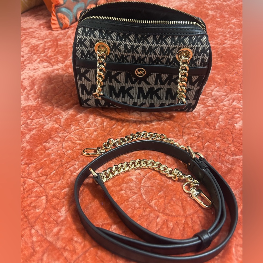 Michael Kors Blaire Extra-Small Logo Satchel in black - Picture 4 of 12